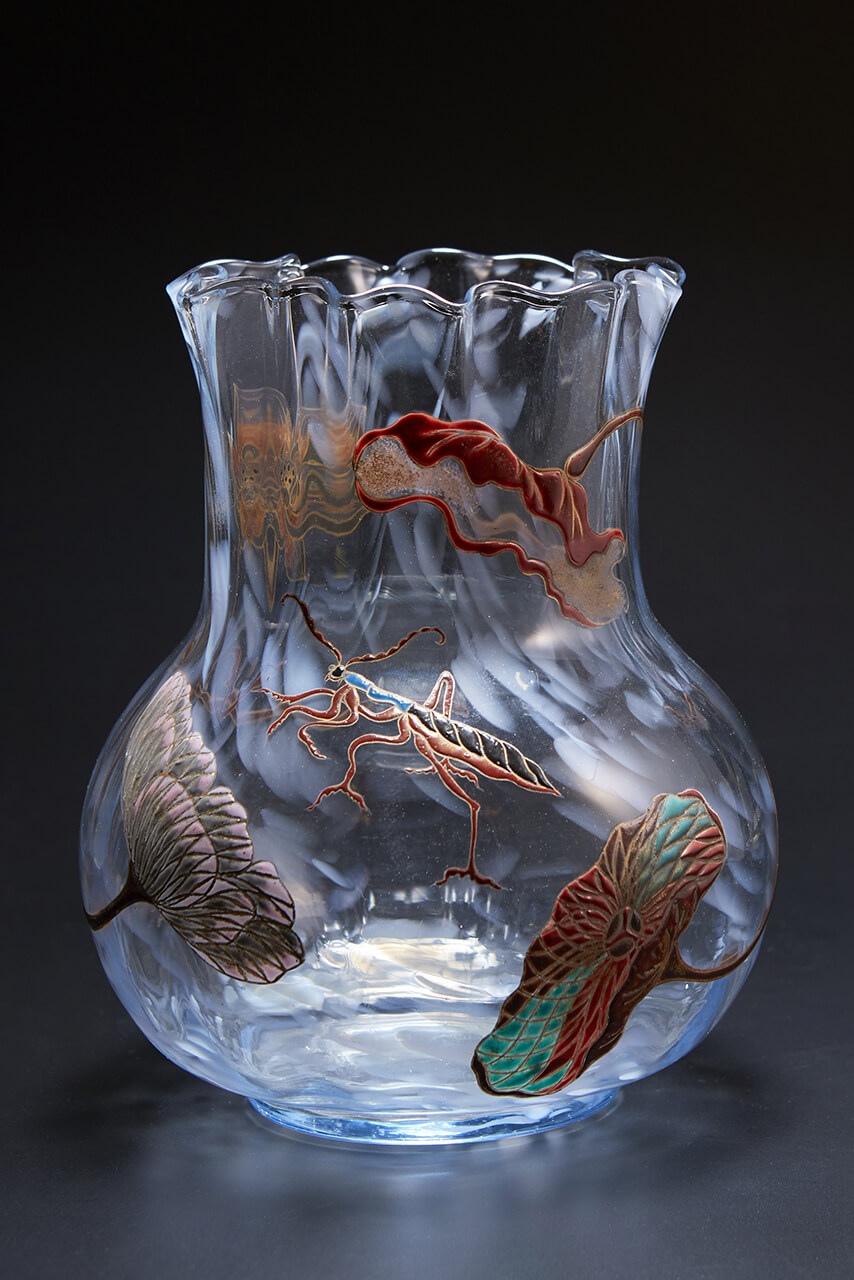 エミール・ガレ　月光色ガラス蟷螂文花器