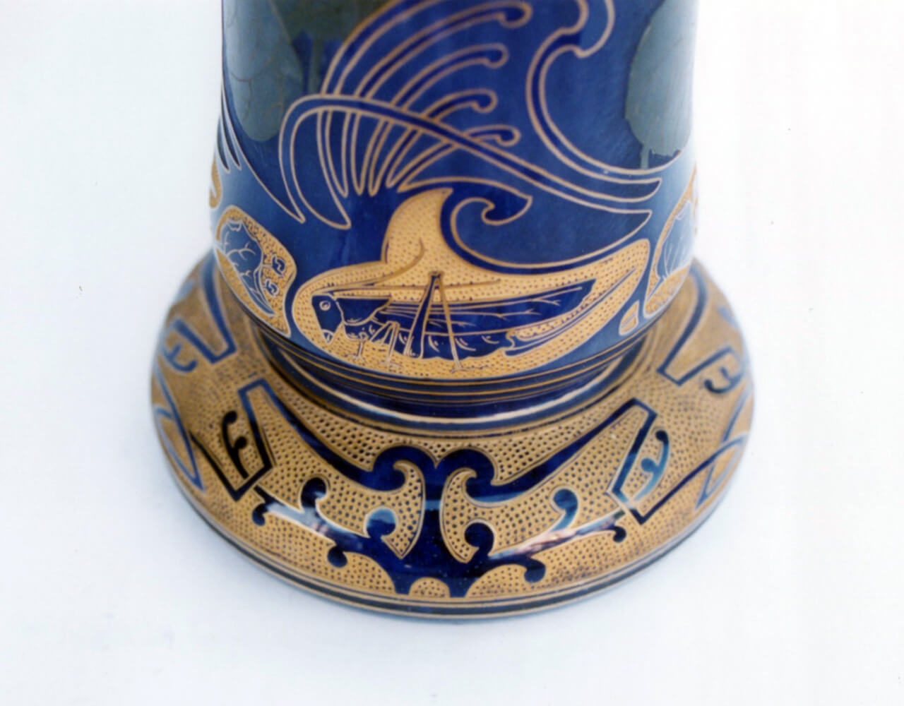 ドーム　スミレ文花瓶